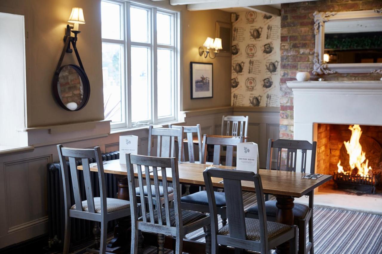 Crossroads By Chef & Brewer Collection Hotel Weedon Bec Buitenkant foto