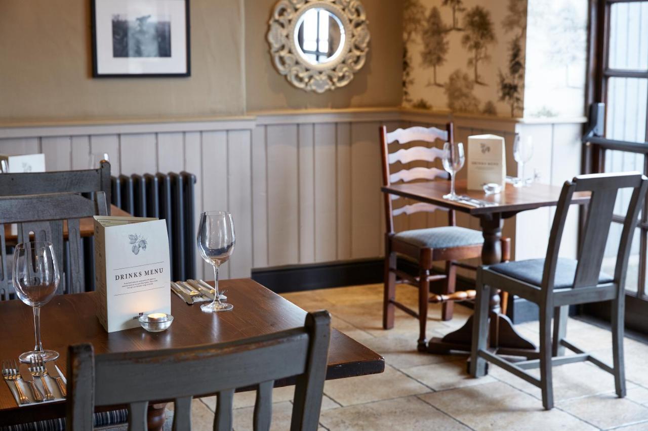 Crossroads By Chef & Brewer Collection Hotel Weedon Bec Buitenkant foto
