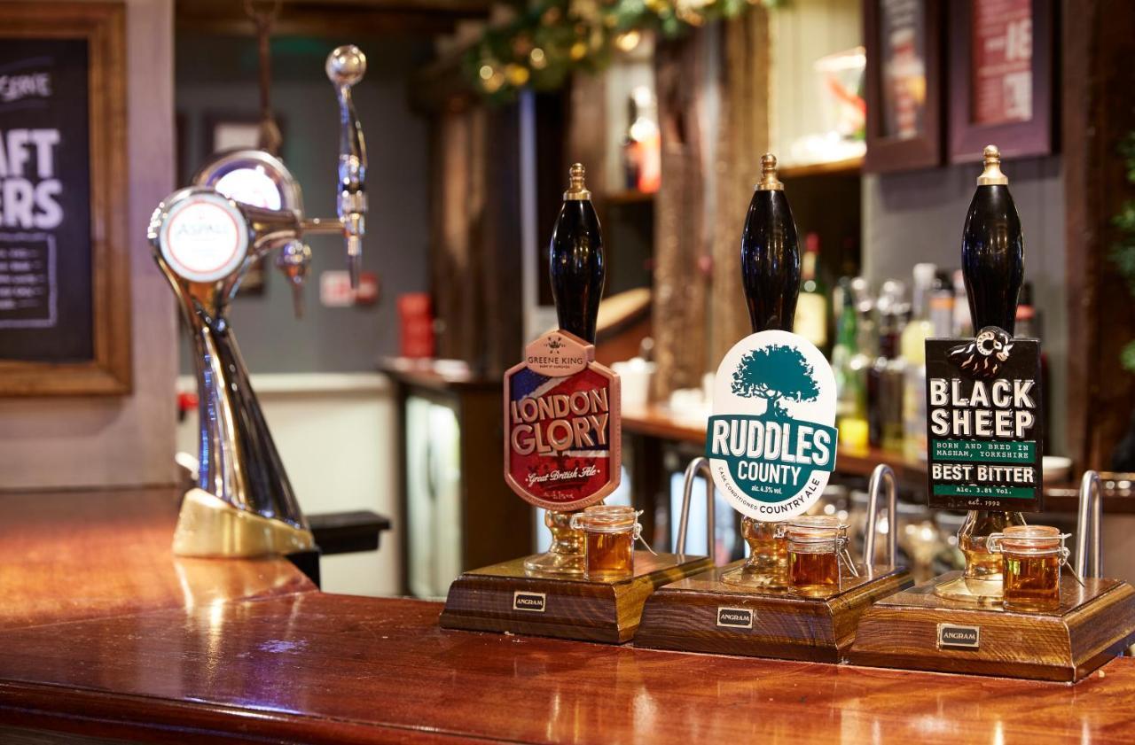 Crossroads By Chef & Brewer Collection Hotel Weedon Bec Buitenkant foto
