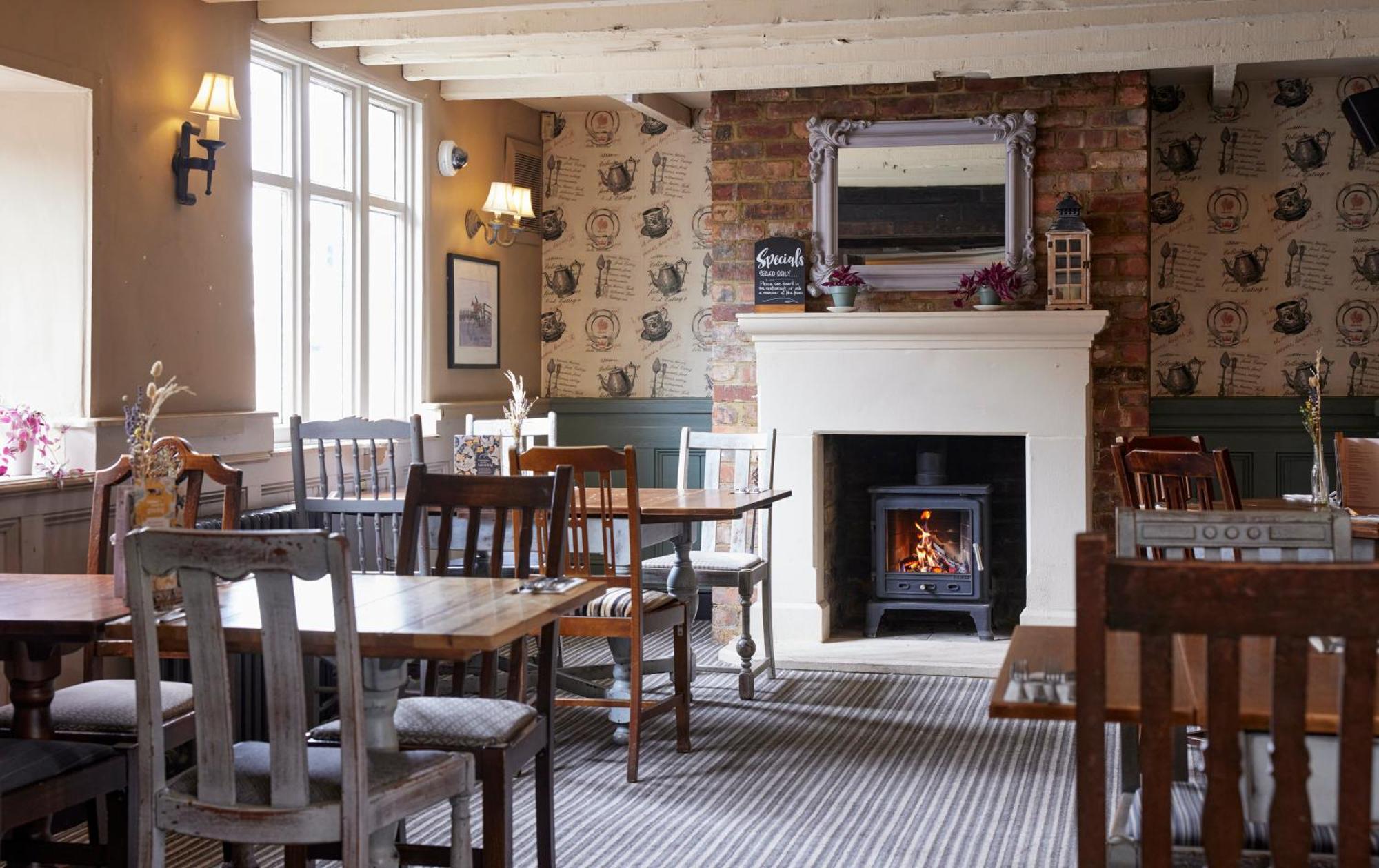Crossroads By Chef & Brewer Collection Hotel Weedon Bec Buitenkant foto