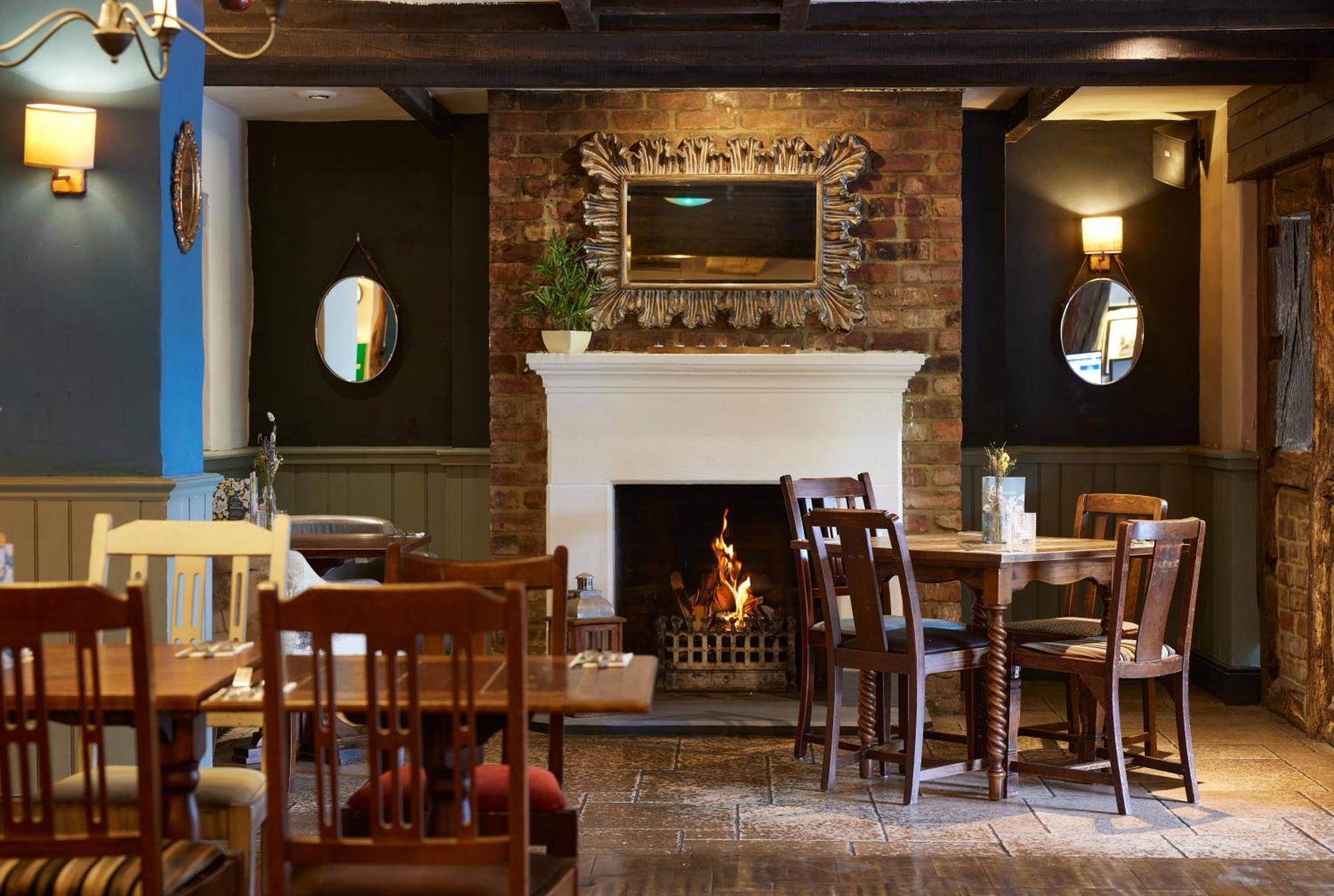 Crossroads By Chef & Brewer Collection Hotel Weedon Bec Buitenkant foto