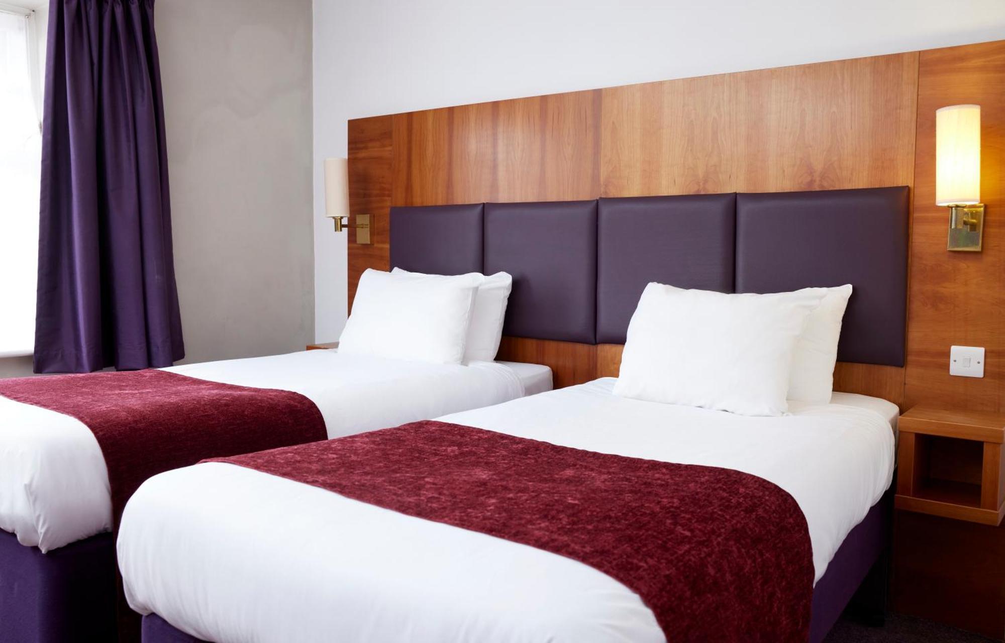 Crossroads By Chef & Brewer Collection Hotel Weedon Bec Buitenkant foto