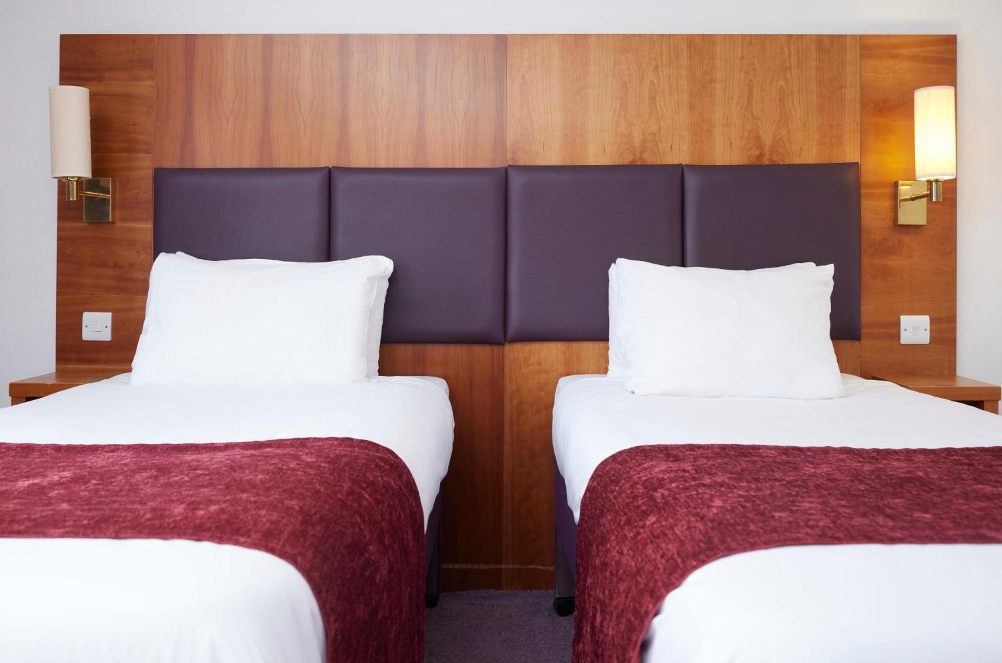 Crossroads By Chef & Brewer Collection Hotel Weedon Bec Buitenkant foto