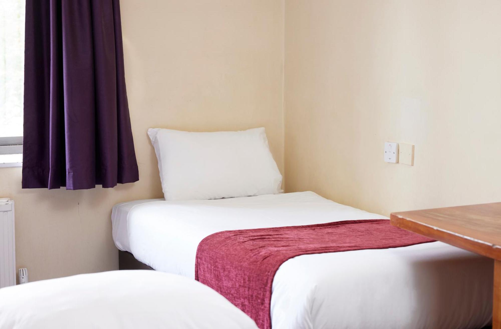 Crossroads By Chef & Brewer Collection Hotel Weedon Bec Buitenkant foto
