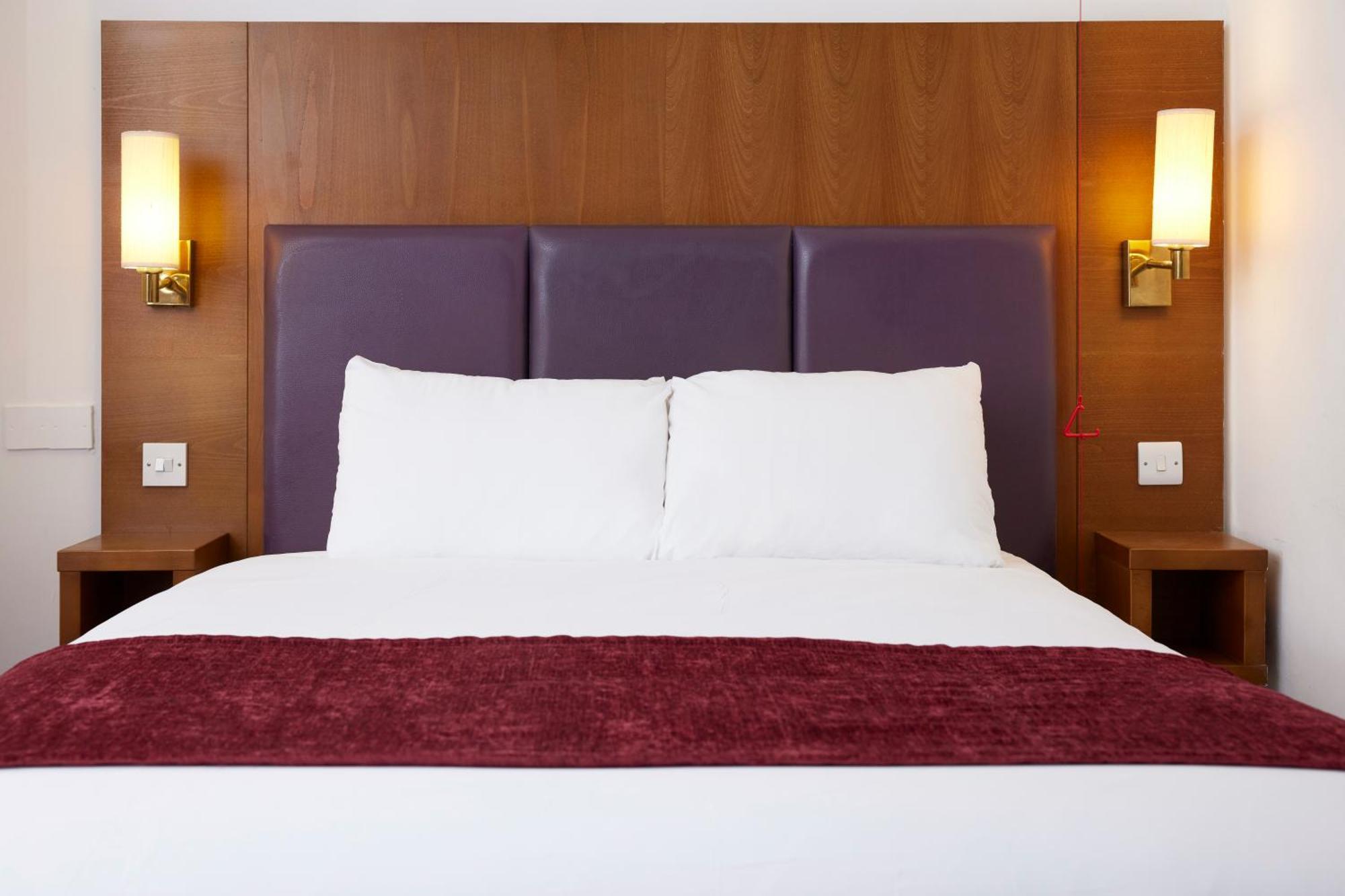 Crossroads By Chef & Brewer Collection Hotel Weedon Bec Buitenkant foto