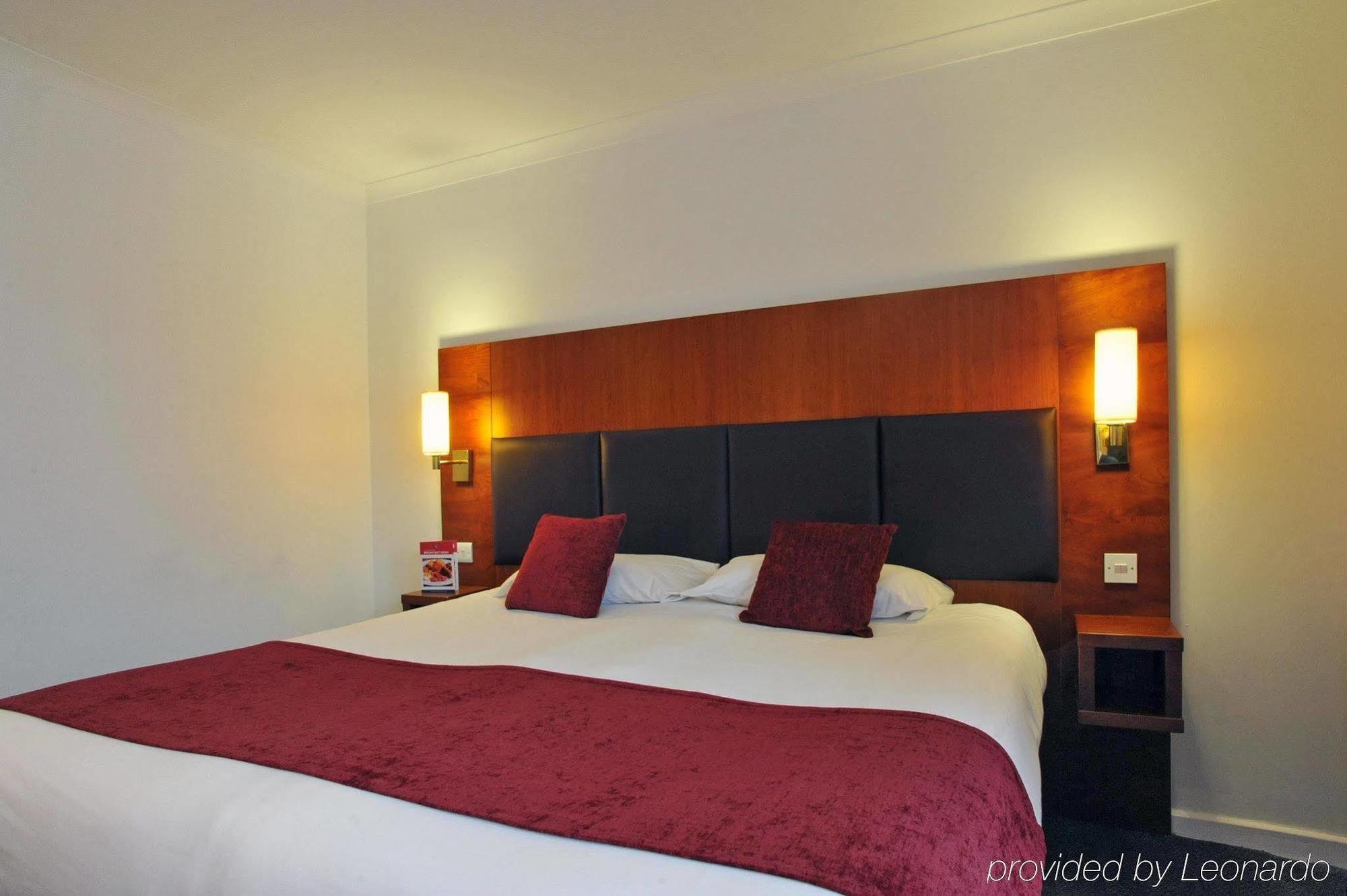 Crossroads By Chef & Brewer Collection Hotel Weedon Bec Buitenkant foto